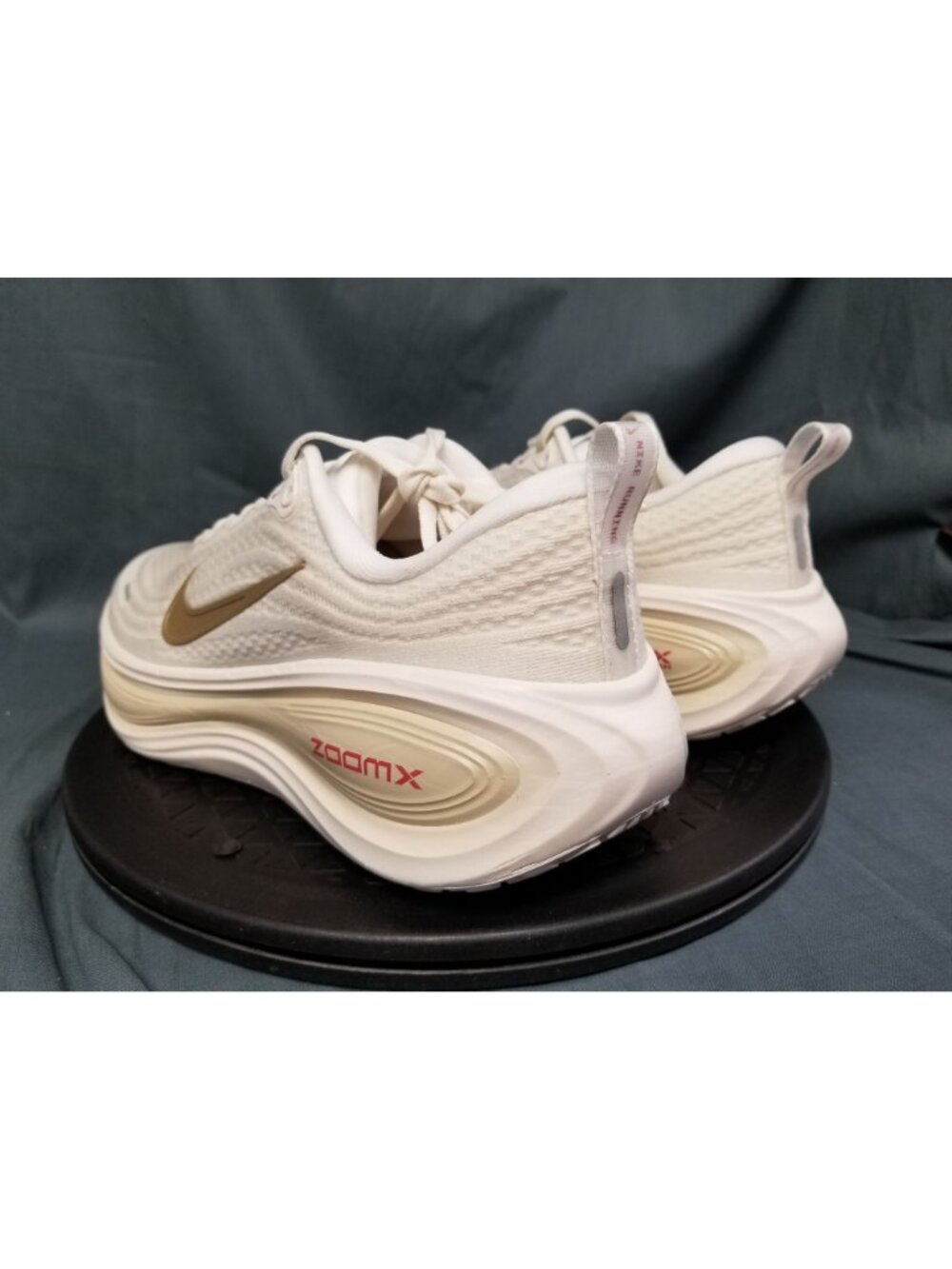 Nike Vomero Plus Sail Light Khaki Gold HV8154 109 Women's Size 9 NEW NO BOX ! - Picture 6 of 11